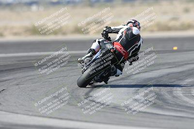 media/Dec-01-2025-Moto Forza (Mon) [[2daa91e15f]]/1-Advanced Group/Session 2 Turn 11 Backside/